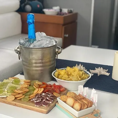 Confortable Yatch Botel *