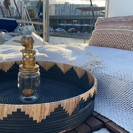 Πλωτό κατάλυμα Confortable Yatch