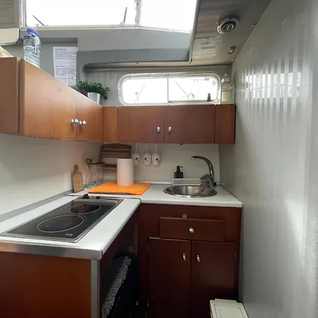 Confortable Yatch Botel
