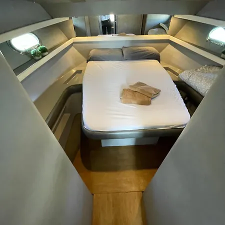 Confortable Yatch Botel Sant Adria de Besos