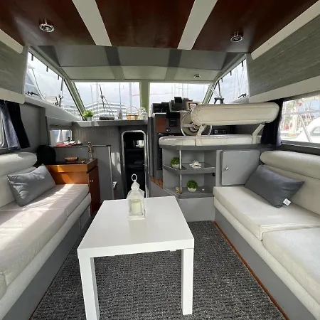 Confortable Yatch *