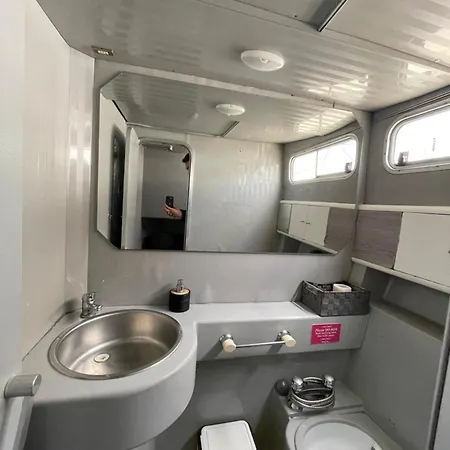 Botel Confortable Yatch Sant Adria de Besos